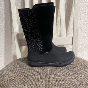 Keen Women's Black Boots